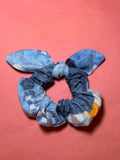 Denim Daisy Scrunchie w Bow.