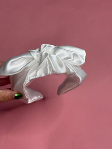 Diadema blanca con lazo