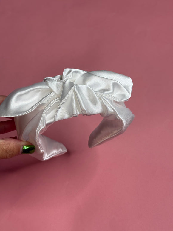 Diadema blanca con lazo